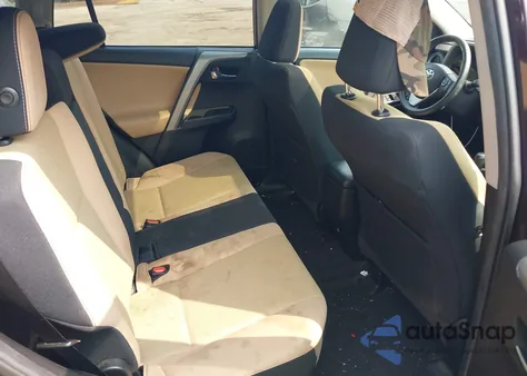 2018 Toyota Rav4 Xle z USA, uszkodzony, nr VIN 2T3RFREV5JW712483